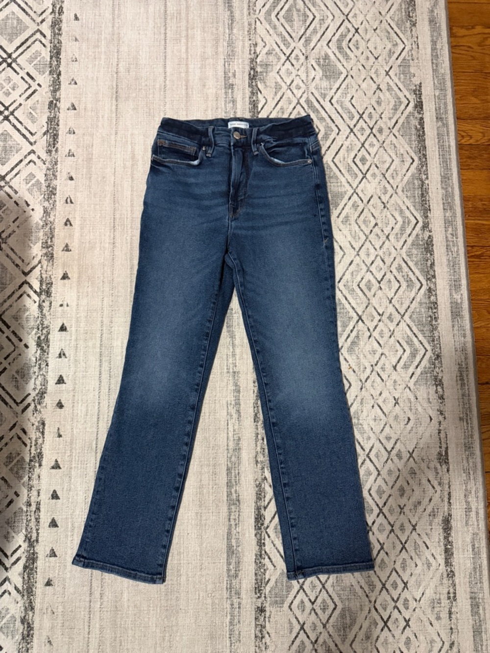 Good American Straight Leg Jeans in Medium Blue
